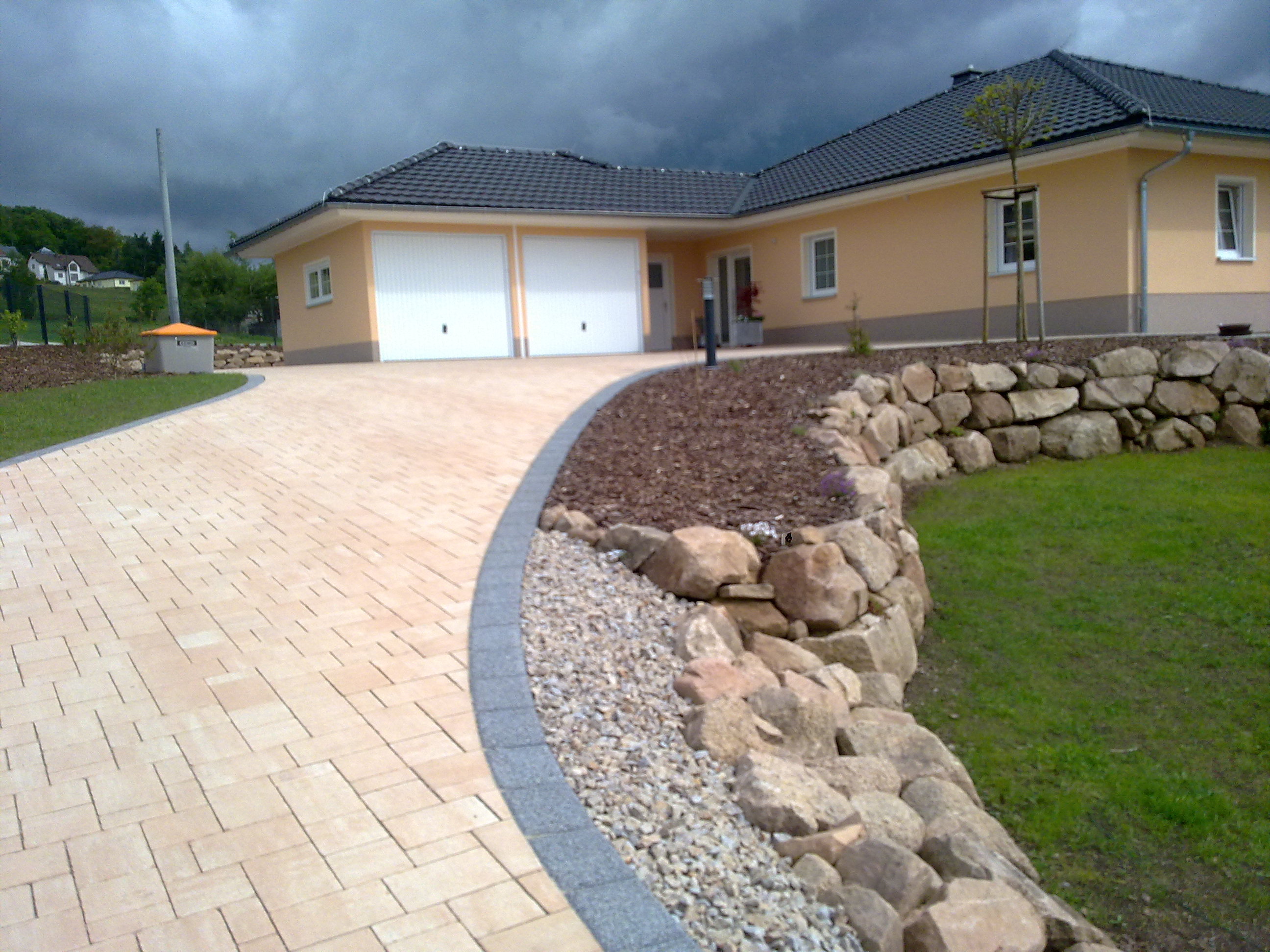 Beispielarbeit von Gebr. Bauer GmbH - veröffentlicht auf Gartenbau.org