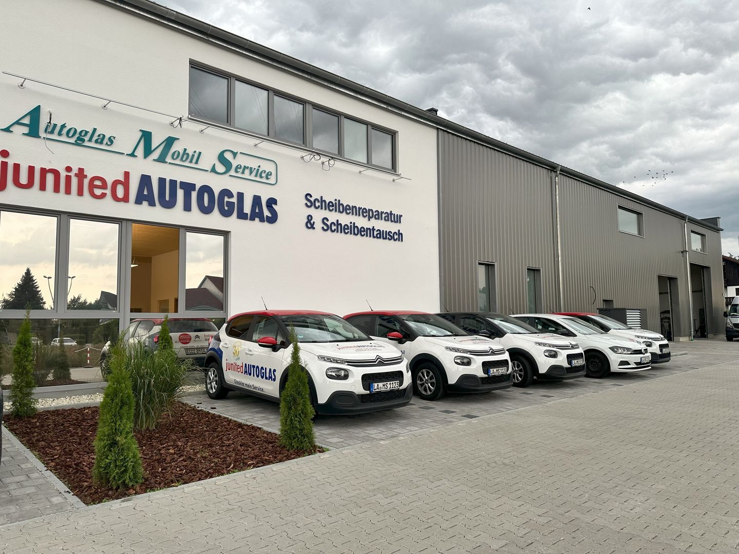 Beispielarbeit von junited AUTOGLAS Landshut - AMS Autoglas GmbH - veröffentlicht auf Auto-Werkstatt.de