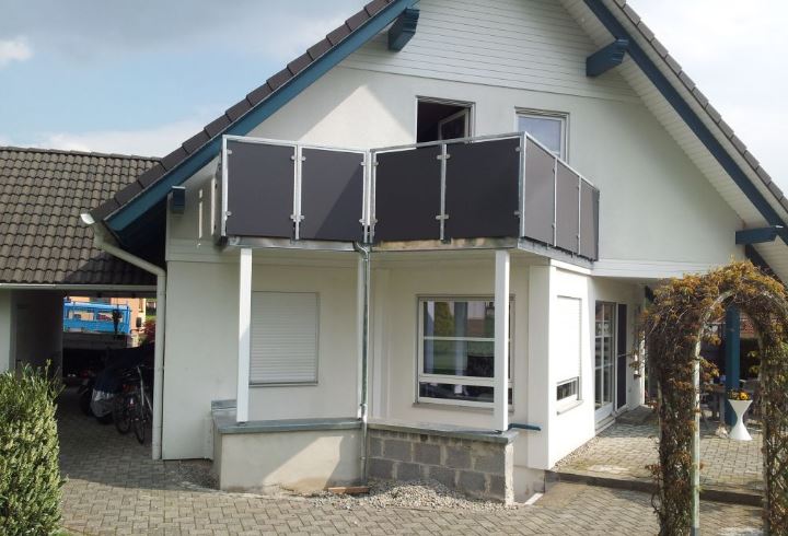 Beispielarbeit von Holzbau Röhrlein Inh. Hans-Peter Röhrlein e.K. Holzhäuser- Bedachungen - veröffentlicht auf Tischler-Schreiner.org