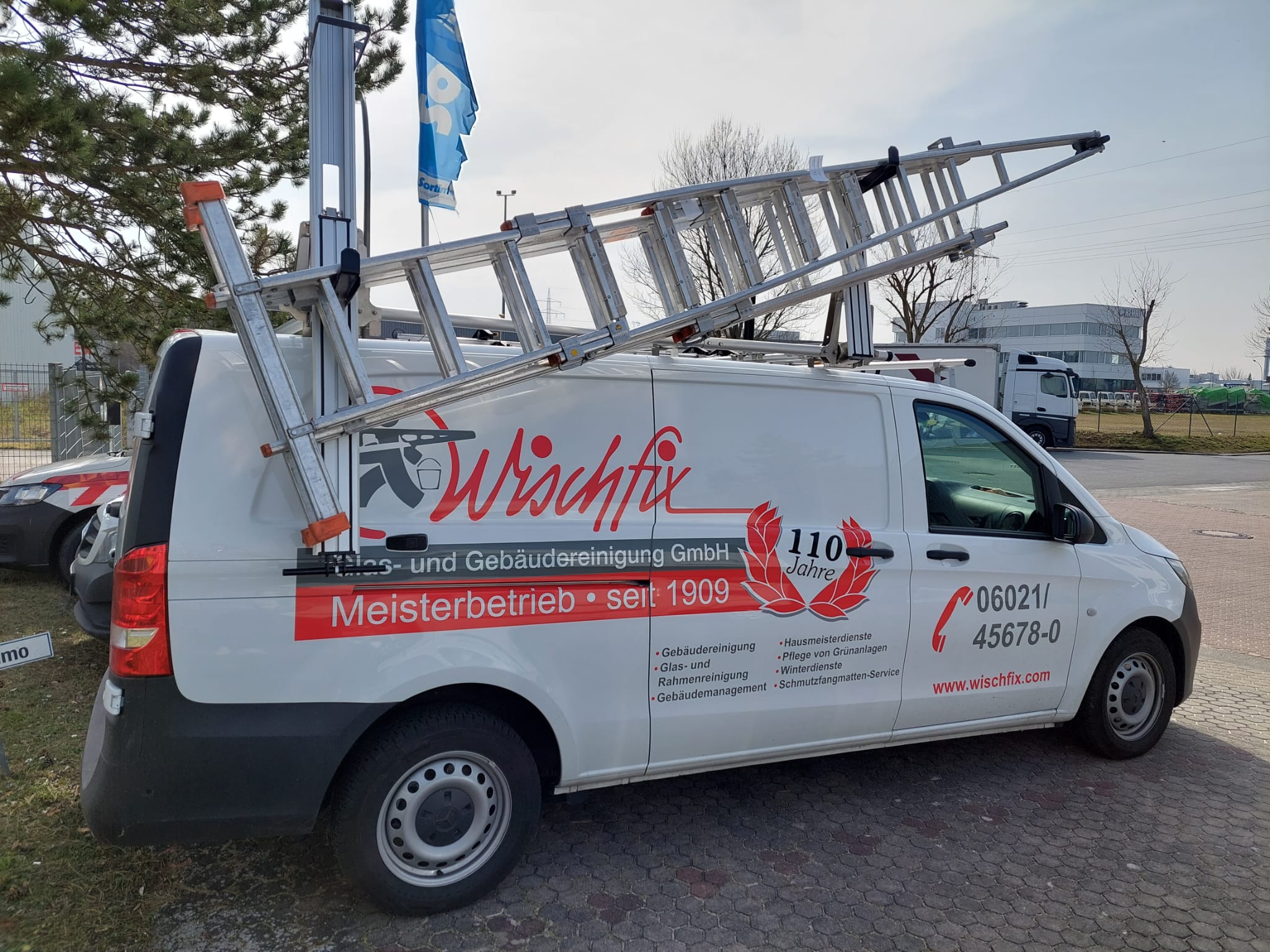 Beispielarbeit von Gebäudereinigung GmbH Wischfix Glas- u. - veröffentlicht auf Hausmeisterdienste.net