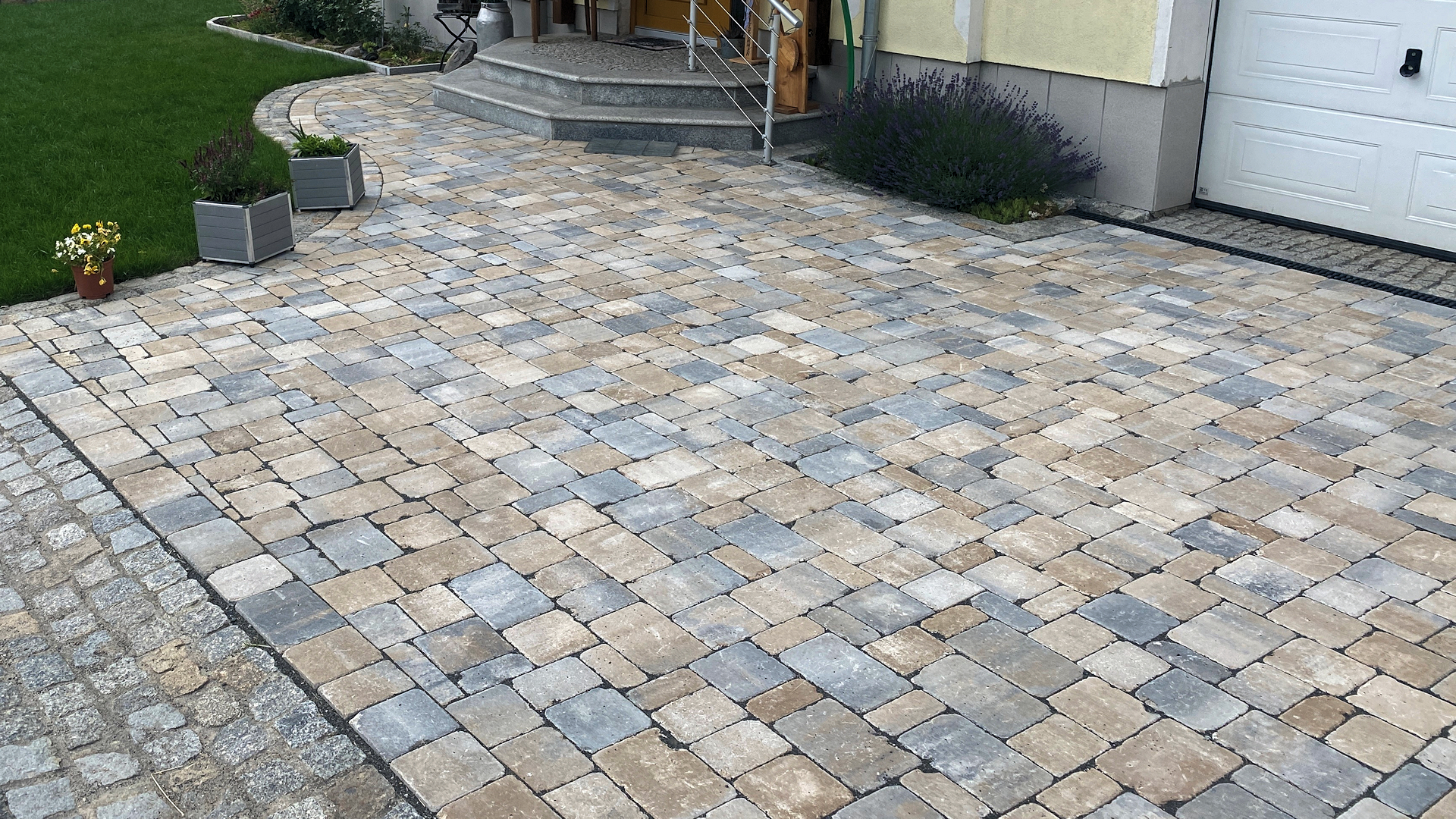 Beispielarbeit von Straßen- u. Tiefbau Newitsch GmbH - veröffentlicht auf Gartenbau.org