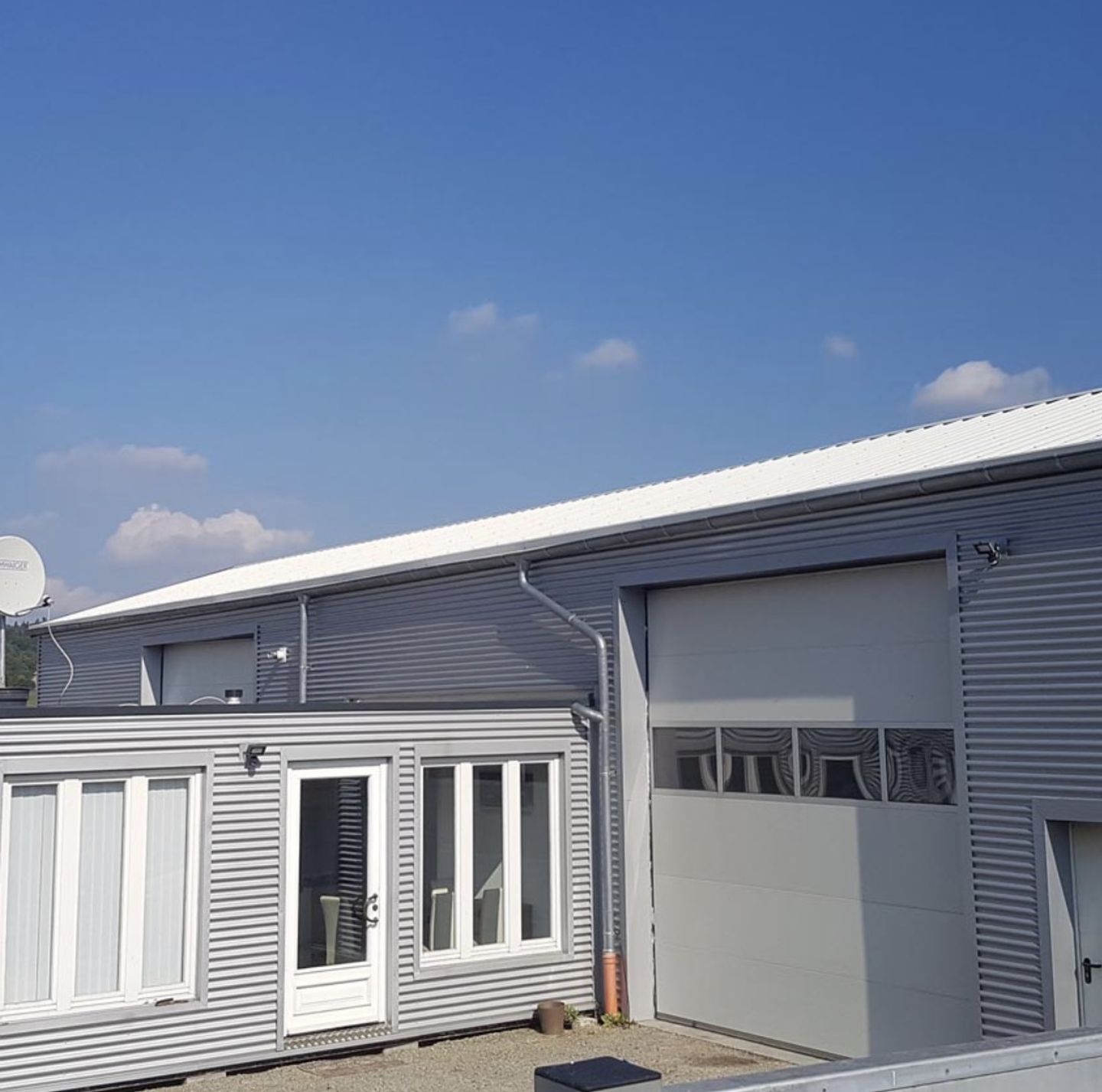 Beispielarbeit von Bruns Dach + Holzbau GmbH in Nieste und Staufenberg - veröffentlicht auf Dachdecker.com