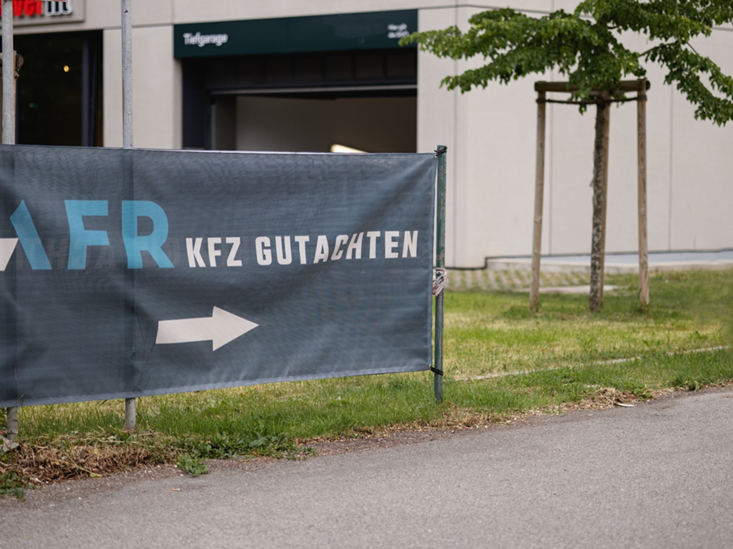 Beispielarbeit von AFR Engineering - KFZ Gutachten - veröffentlicht auf Gutachter.org