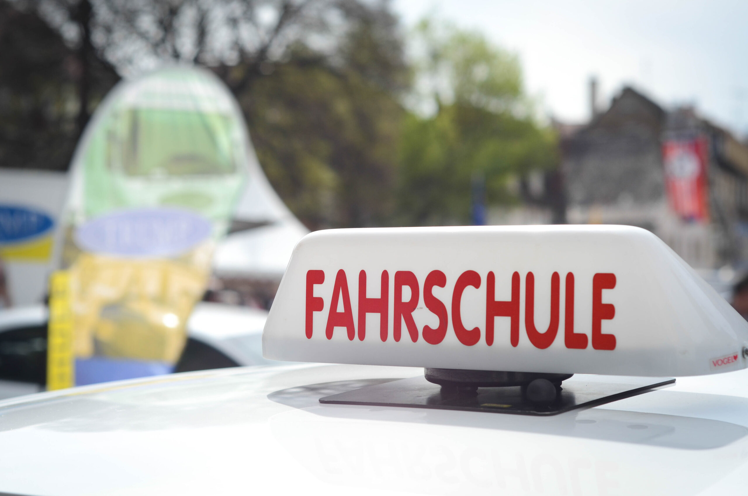 Fahrschule Trump cover image