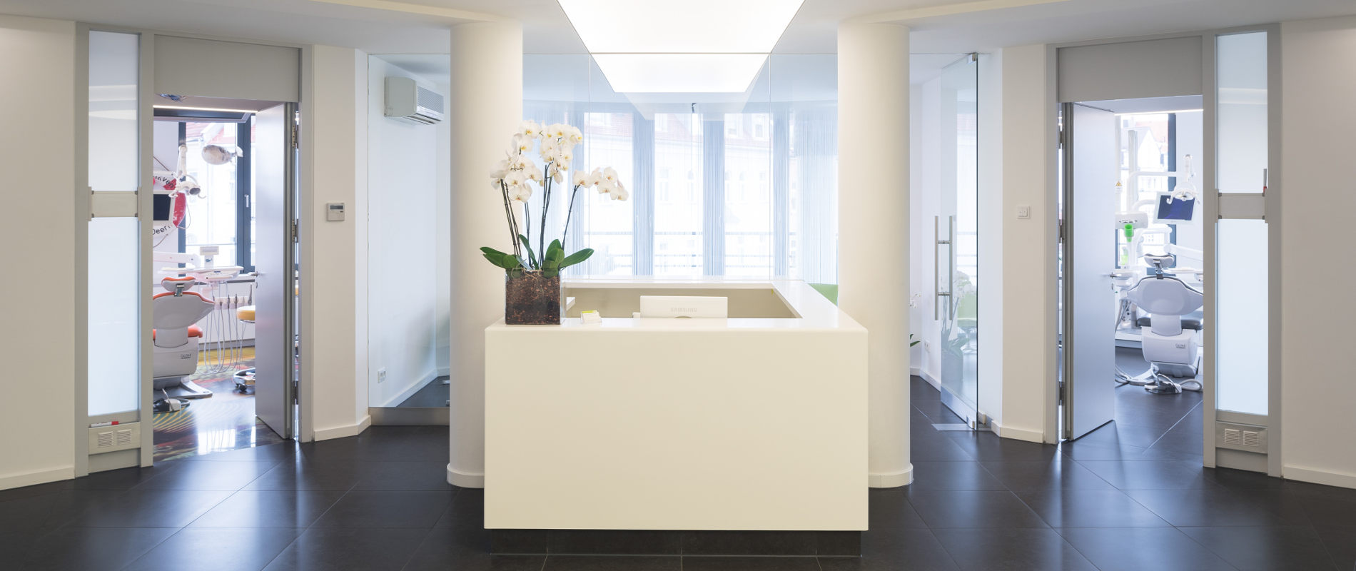 Zahnarzt in München Giesing | Zahnarztpraxis TP5 | Dr.med.Stom. Madalina J. Dordea | Zahnheilkunde | Zahnimplantate | Prophylaxe cover image