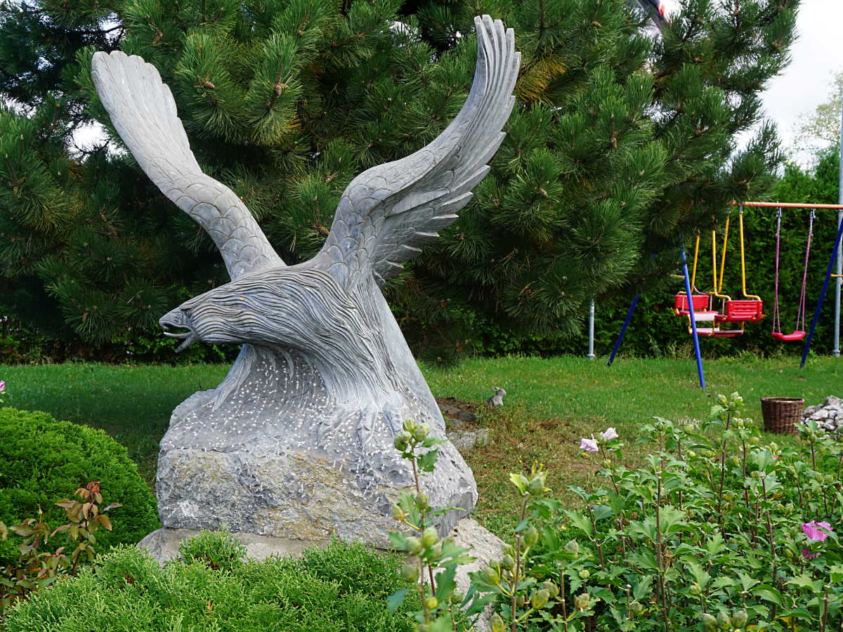 Beispielarbeit von Peschel Naturstein Grabsteine Leipzig - veröffentlicht auf Fliesenleger.net