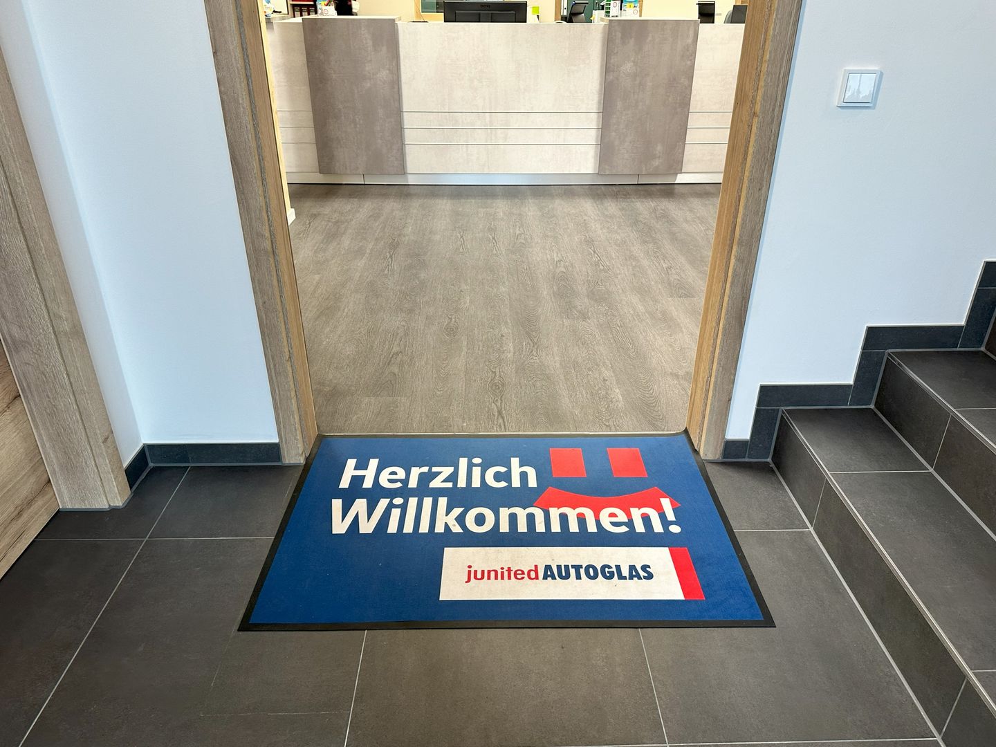 Beispielarbeit von junited AUTOGLAS Landshut - AMS Autoglas GmbH - veröffentlicht auf Auto-Werkstatt.de