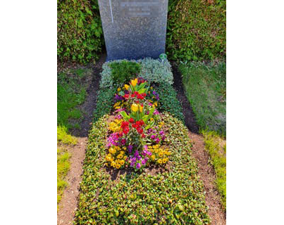 Beispielarbeit von Geiger Friedhofsgärtnerei Robert Ruschig - veröffentlicht auf Gartenbau.org