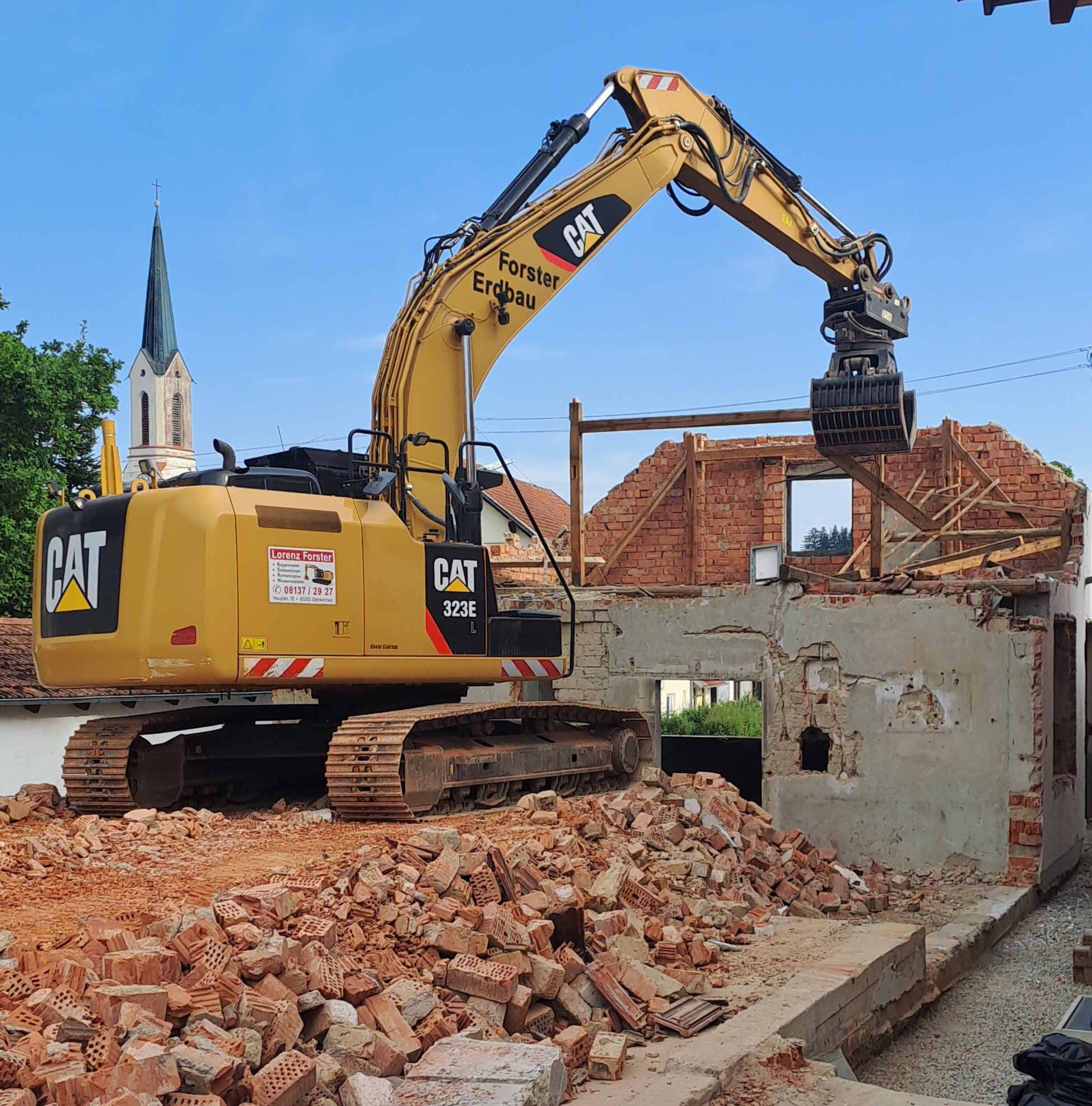 Beispielarbeit von Lorenz Forster | Erdbewegung, Baggerbetrieb, Rohrleitungsbau, Kiesgrubenbetrieb - veröffentlicht auf Gartenbau.org