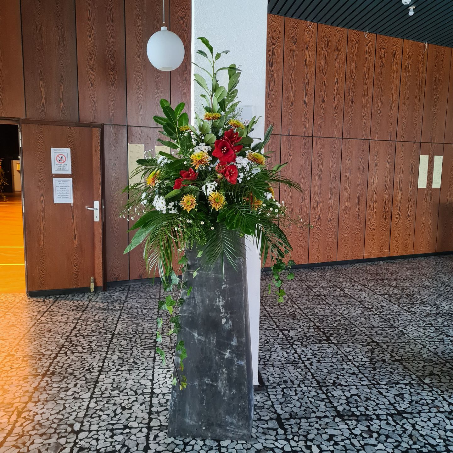 Beispielarbeit von BLUMEN EBBEN Meisterfloristik in Kleve Fleurop-Service, Hochzeits- & Trauerfloristik - veröffentlicht auf Gartenbau.org