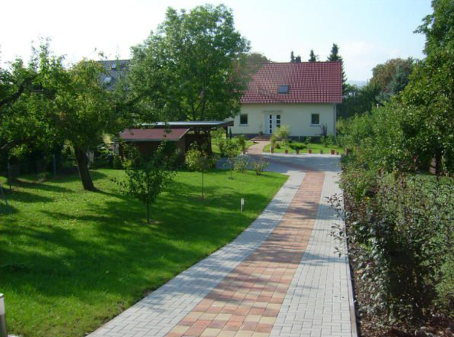 Beispielarbeit von Komplettservice Neugebaur GbR - veröffentlicht auf Gartenbau.org