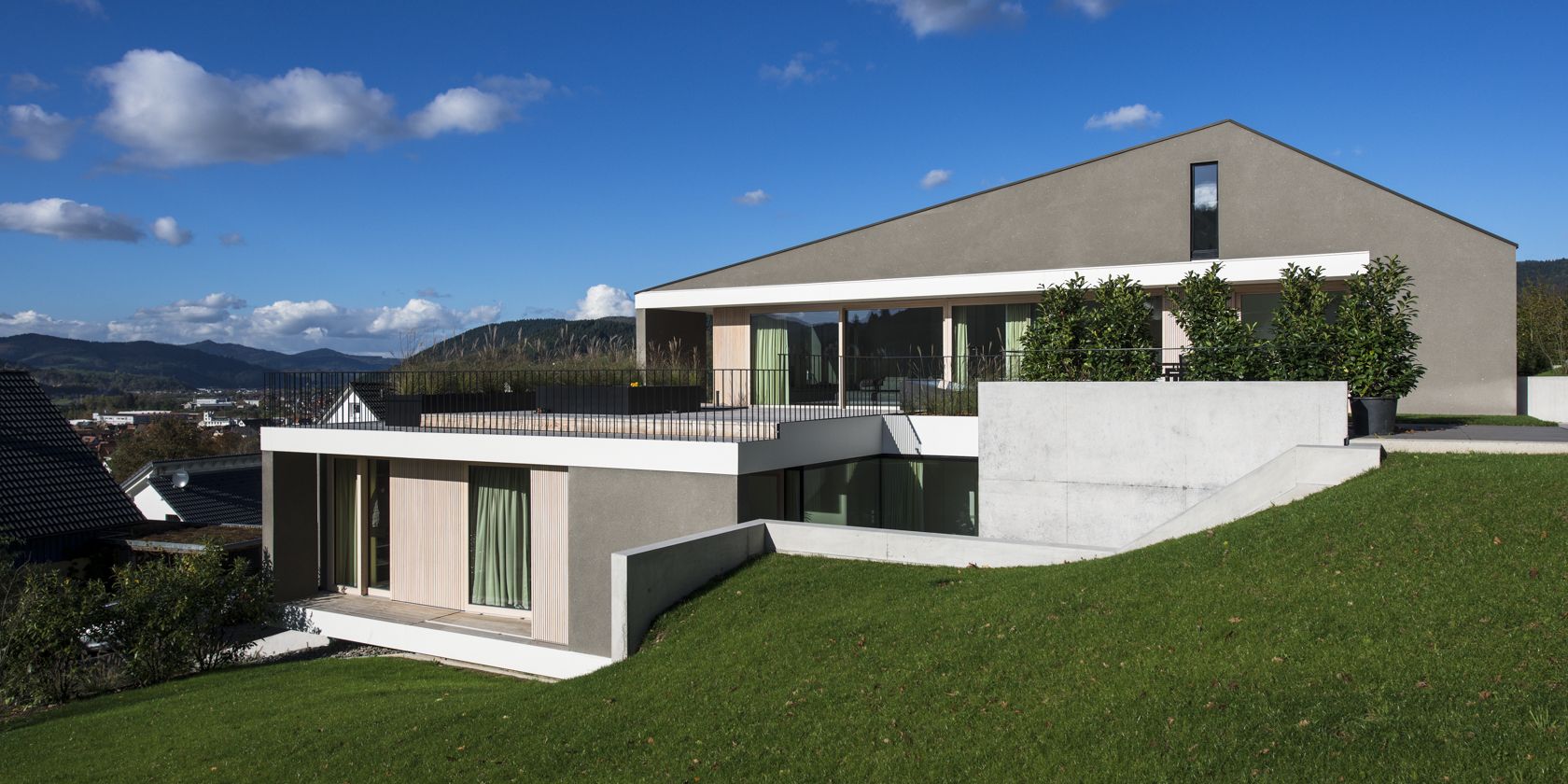 Beispielarbeit von Moser GmbH Innenausbau/Fensterbau - veröffentlicht auf Bauunternehmen.org