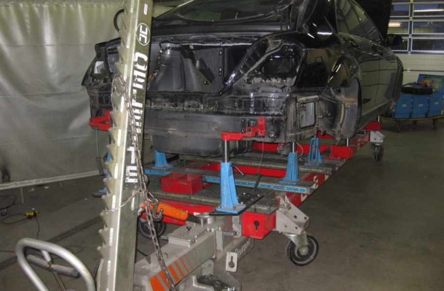 Beispielarbeit von EKAWE Essener-Karosserie- Werkstätten GmbH - veröffentlicht auf Auto-Werkstatt.de