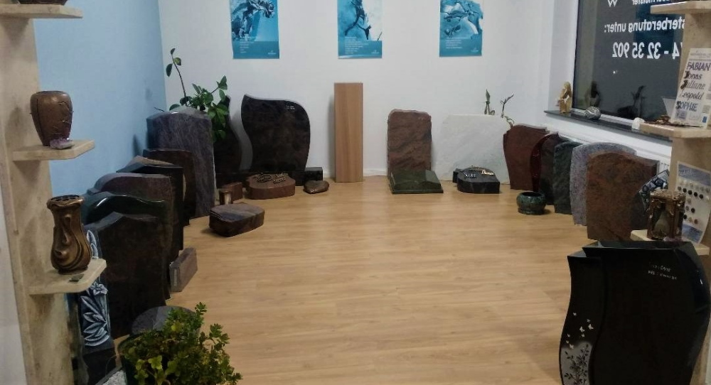 Beispielarbeit von Peschel Naturstein Grabsteine Leipzig - veröffentlicht auf Fliesenleger.net