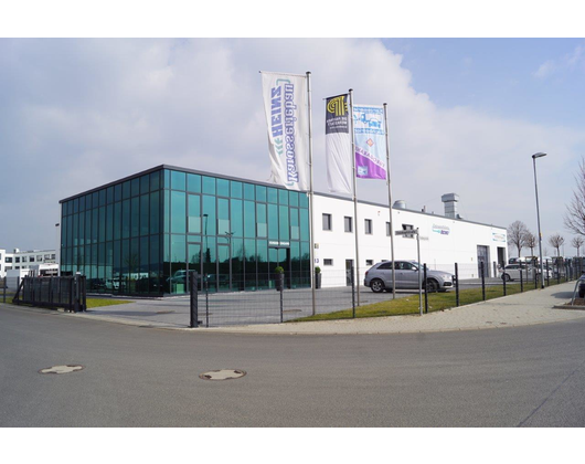 Beispielarbeit von Karosseriebau & Autolackierung Heinz - veröffentlicht auf Auto-Werkstatt.de