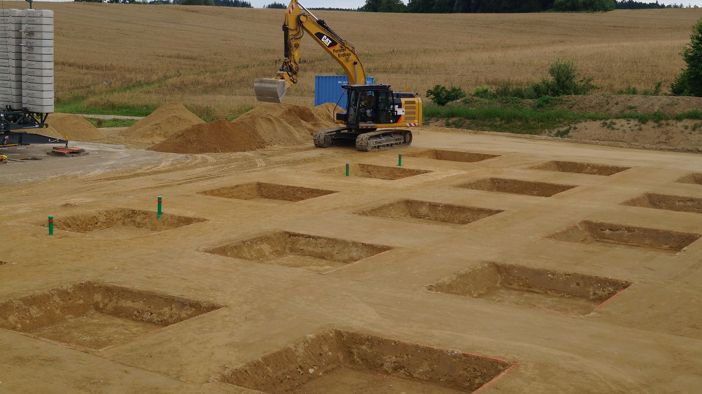Beispielarbeit von Lorenz Forster | Erdbewegung, Baggerbetrieb, Rohrleitungsbau, Kiesgrubenbetrieb - veröffentlicht auf Gartenbau.org