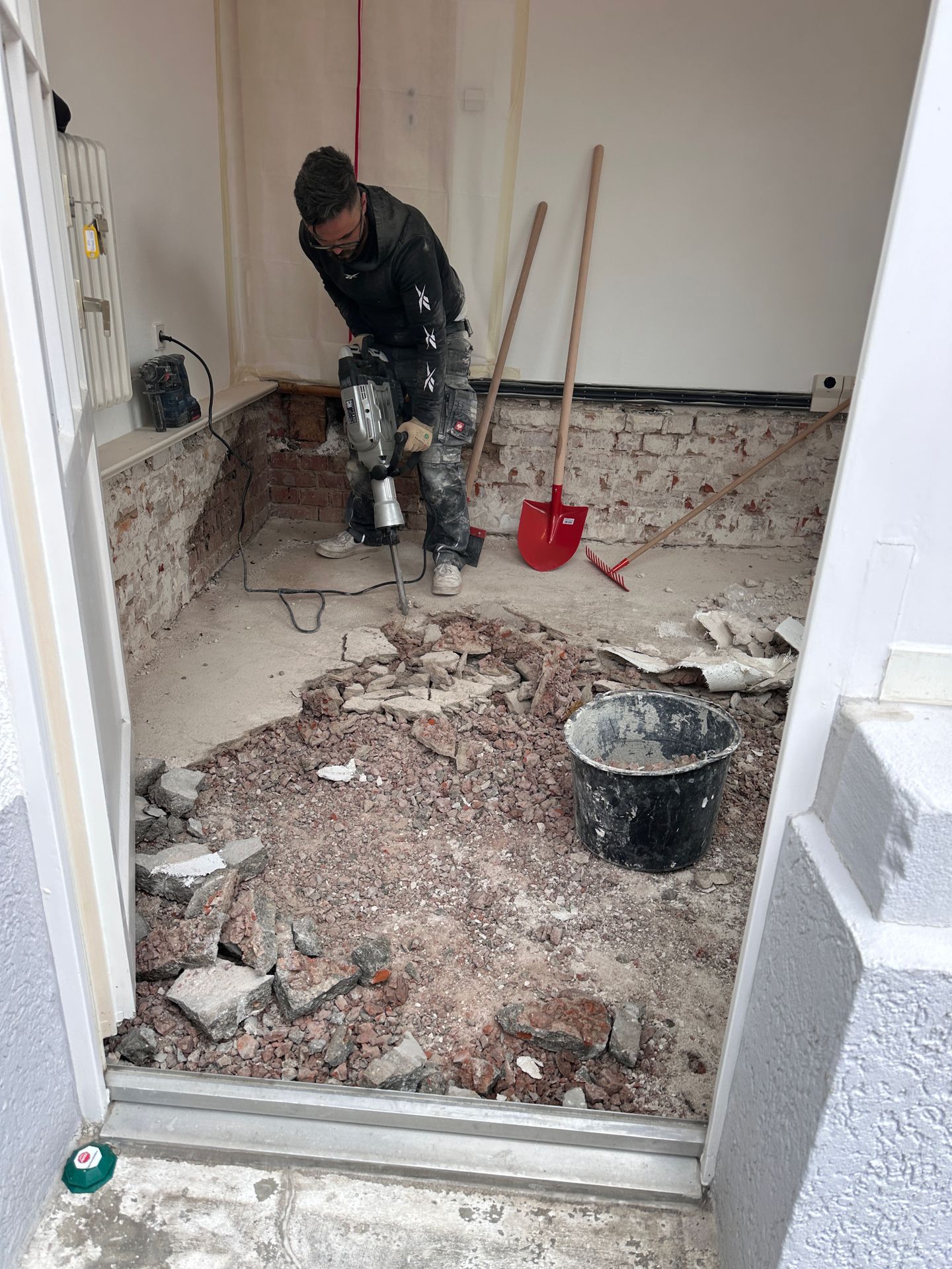 Beispielarbeit von AMP Bau & Entrümpelung - veröffentlicht auf Tischler-Schreiner.org