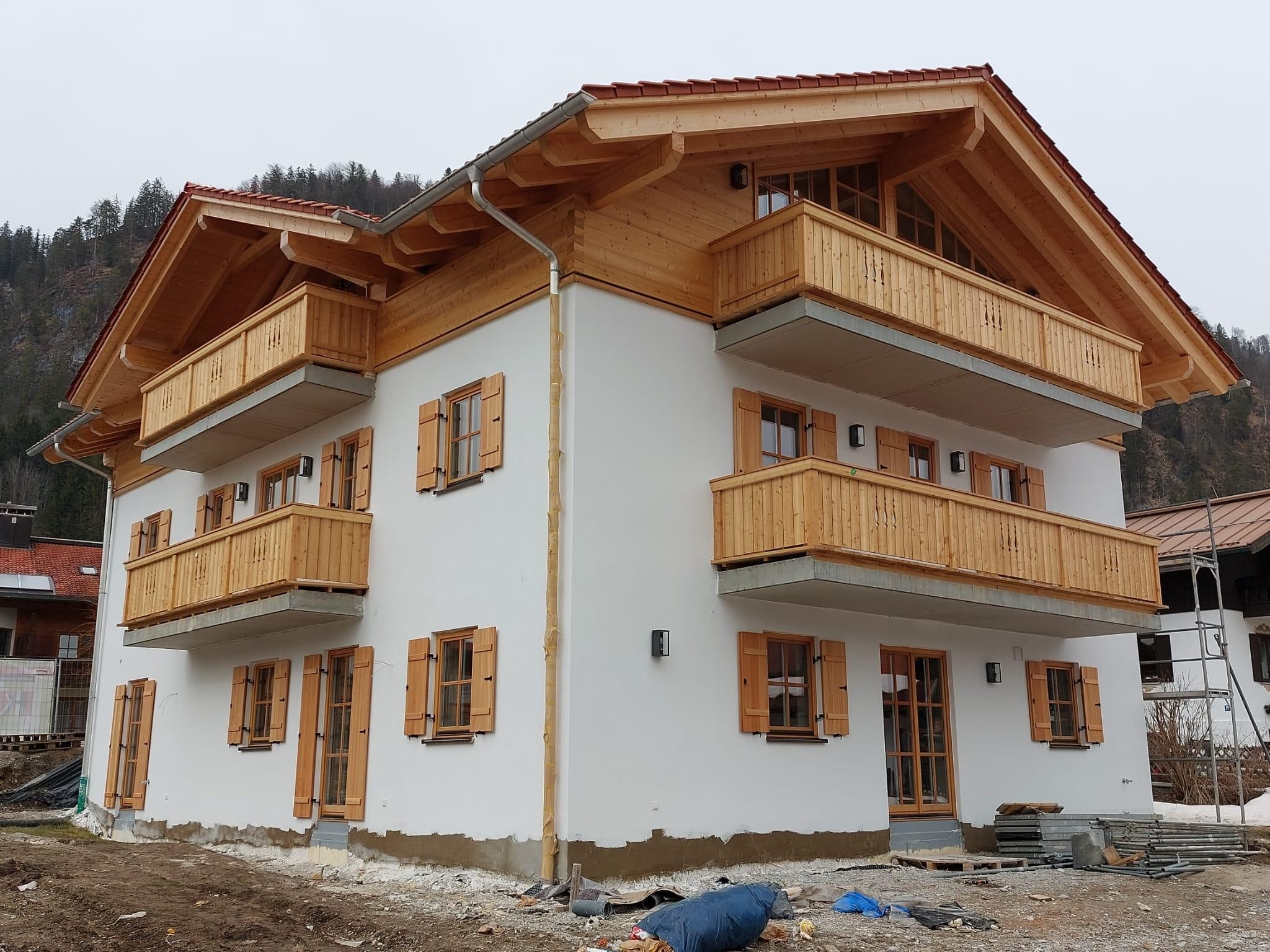 Beispielarbeit von Weiss Holzbau GmbH & Co. KG, Zimmerei, Spenglerei - veröffentlicht auf Bauunternehmen.org