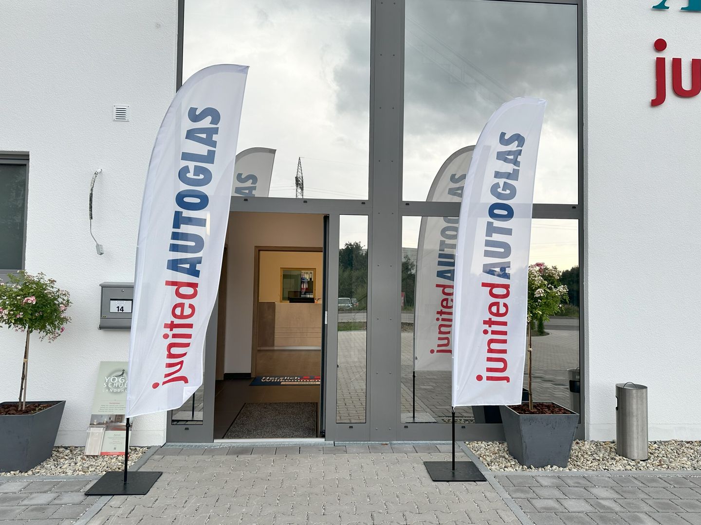 Beispielarbeit von junited AUTOGLAS Landshut - AMS Autoglas GmbH - veröffentlicht auf Auto-Werkstatt.de