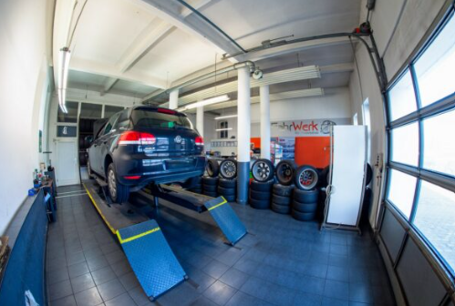Beispielarbeit von FahrWerk - AutoCheck Inh. Dirk Preußler - veröffentlicht auf Auto-Werkstatt.de