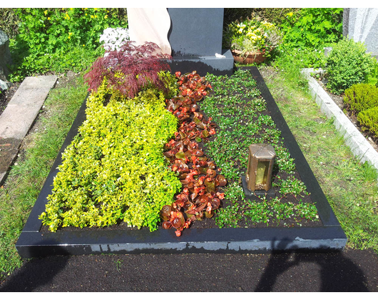 Beispielarbeit von Geiger Friedhofsgärtnerei Robert Ruschig - veröffentlicht auf Gartenbau.org