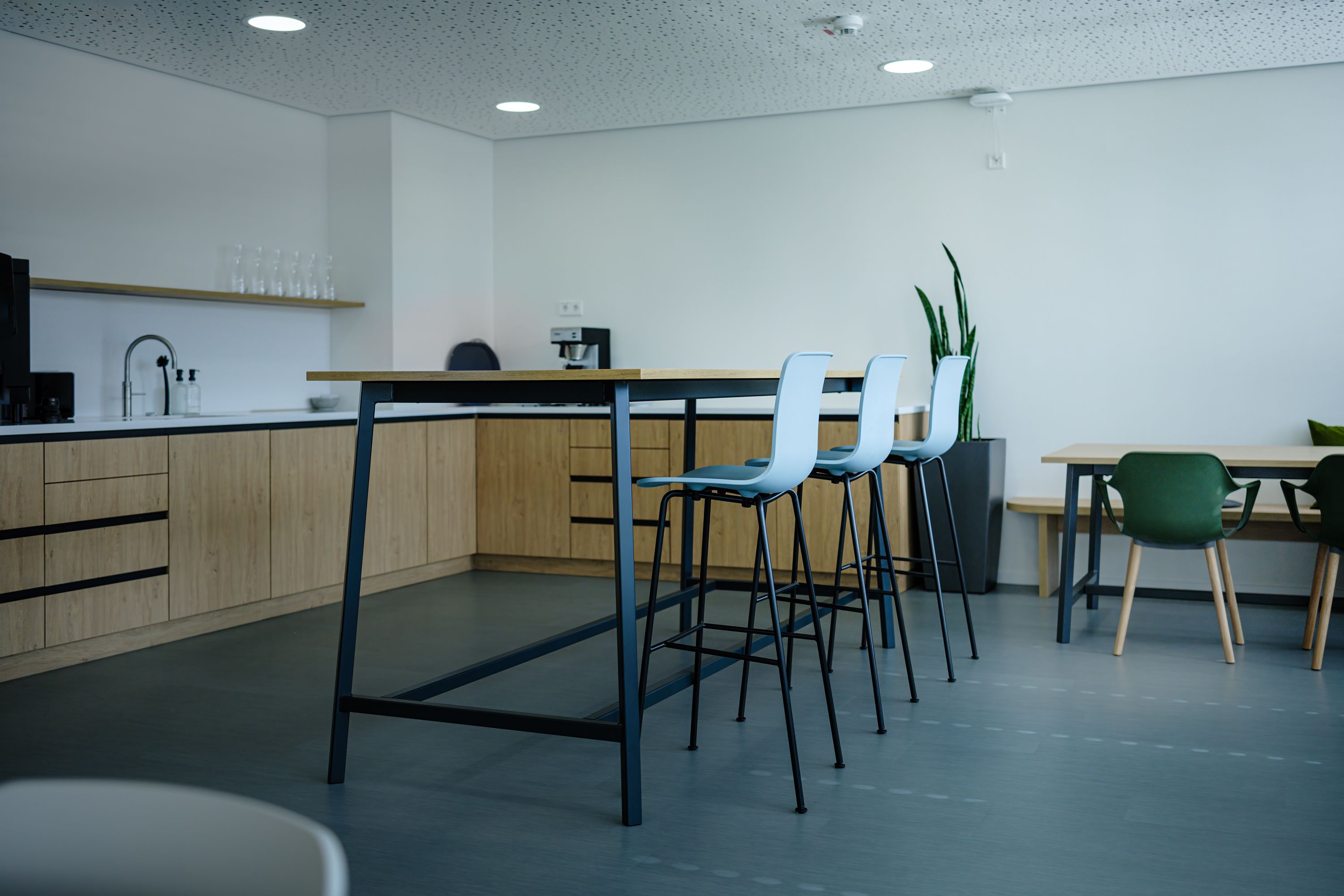 Beispielarbeit von Moser GmbH Innenausbau/Fensterbau - veröffentlicht auf Bauunternehmen.org
