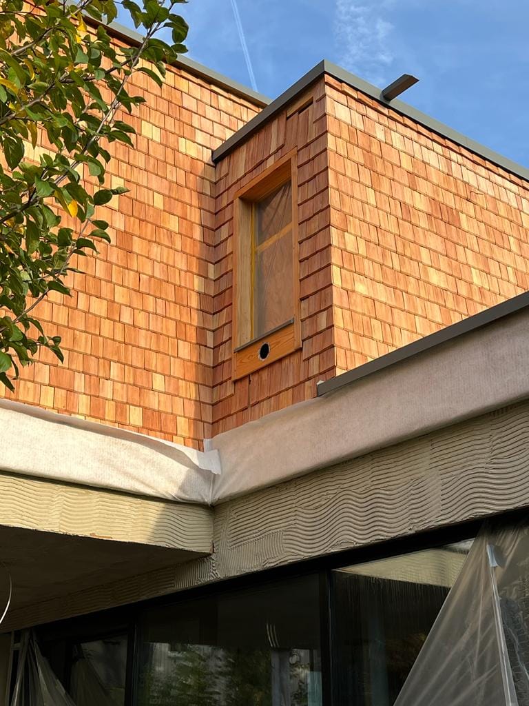 Beispielarbeit von Bayerwald Holzschindeln - veröffentlicht auf Dachdecker.com